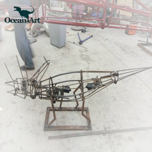 仿真恐龙造作现场-盖章龙造作现场