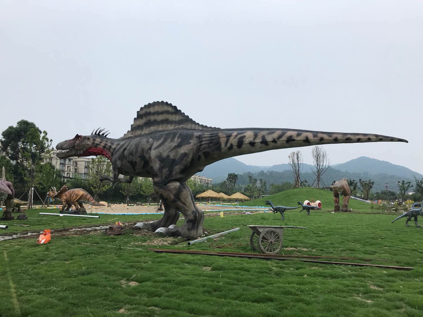 彭州科普展，仿真恐龙和仿真虫豸装置实现