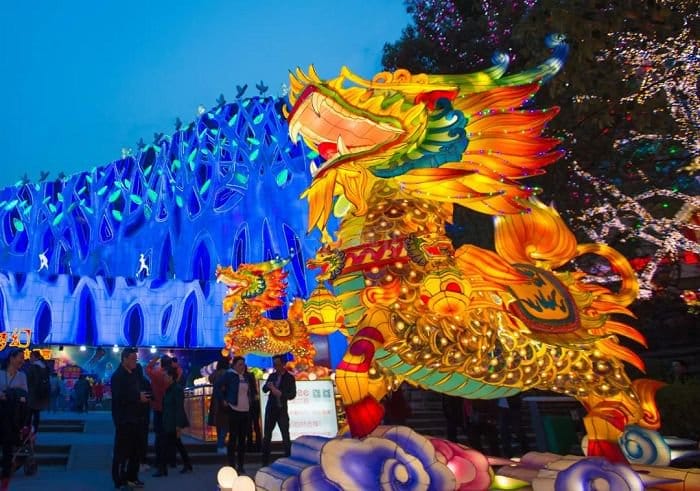 光碟造作的彩灯